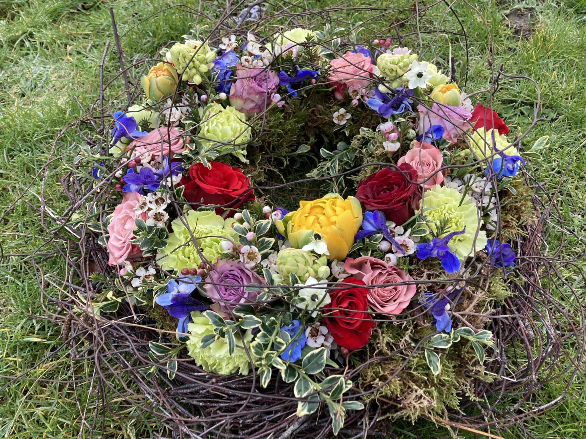 Krans på underlag af grene